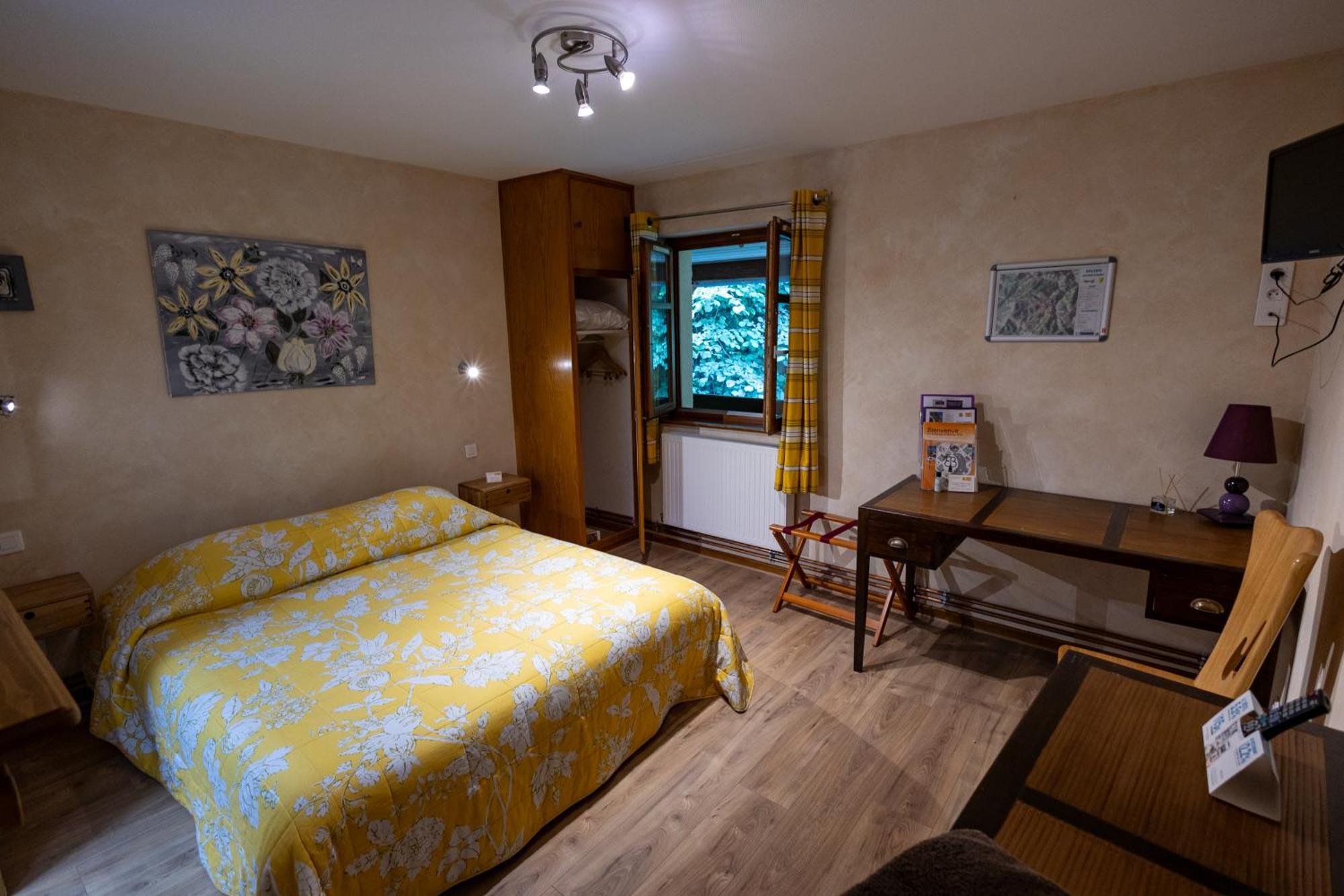 Le Bouton D'Or Hotel Lapoutroie Ngoại thất bức ảnh