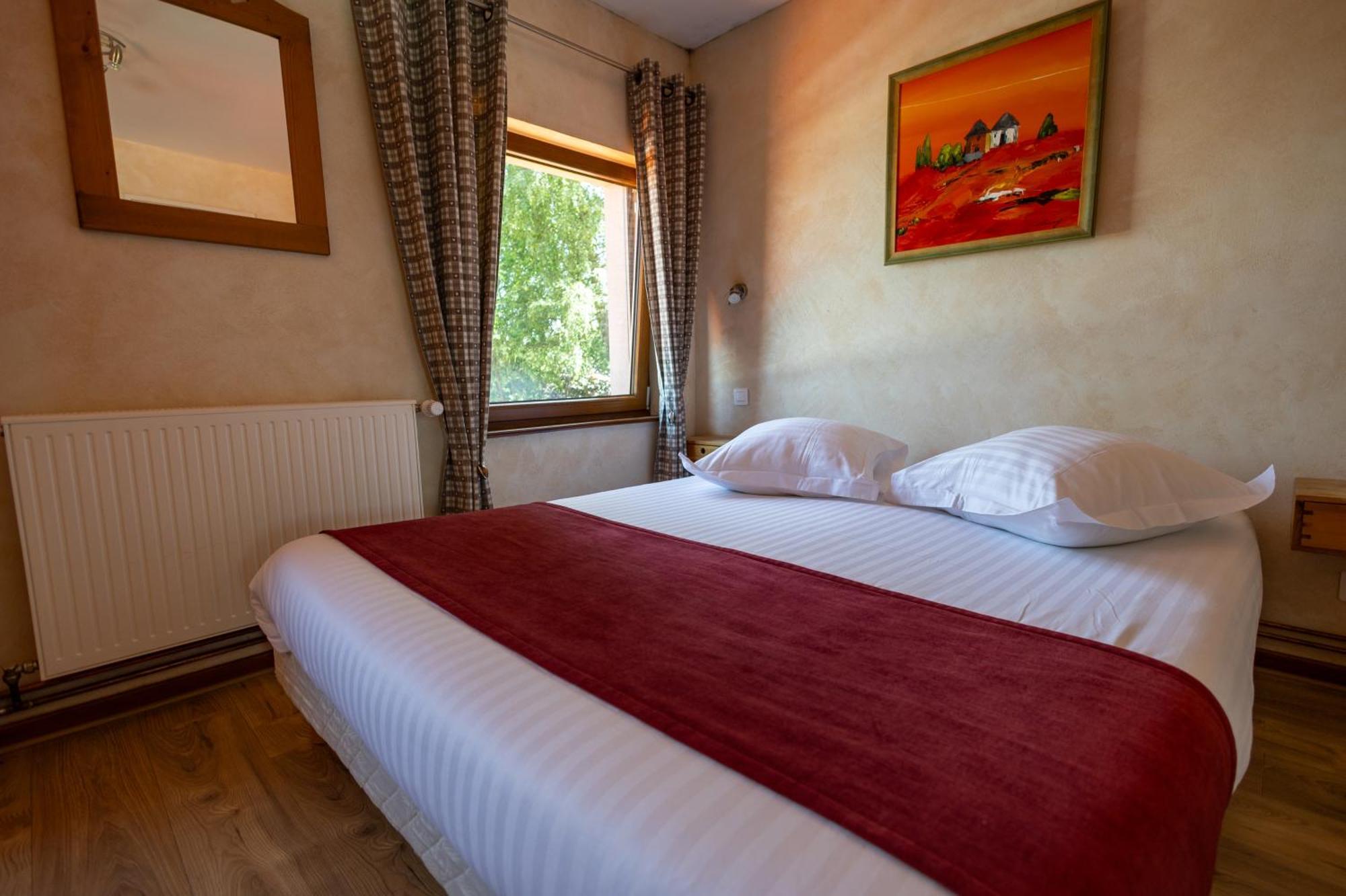 Le Bouton D'Or Hotel Lapoutroie Ngoại thất bức ảnh